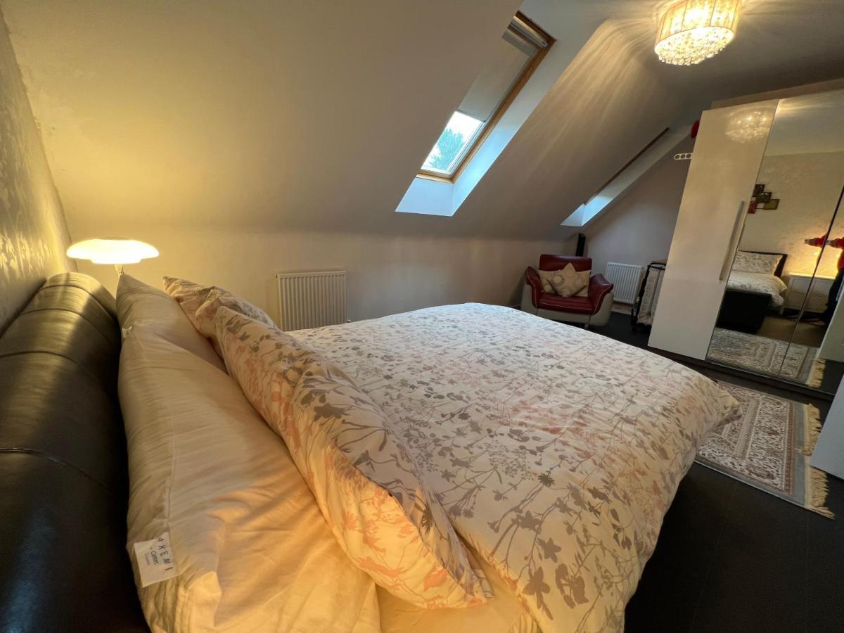 Sheffield City Centre , Free Wifi & Parking - Private Room - Shared House ภายนอก รูปภาพ