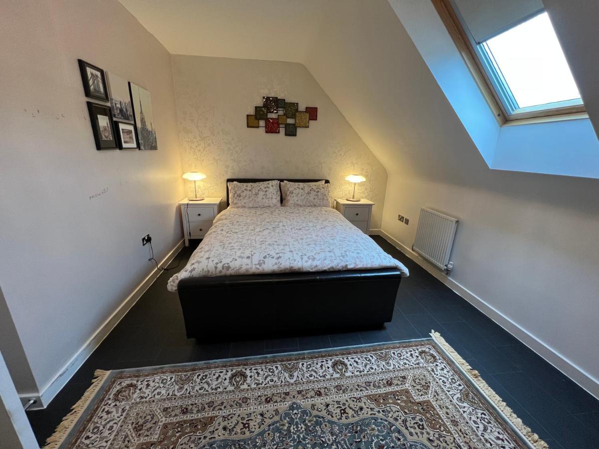 Sheffield City Centre , Free Wifi & Parking - Private Room - Shared House ภายนอก รูปภาพ